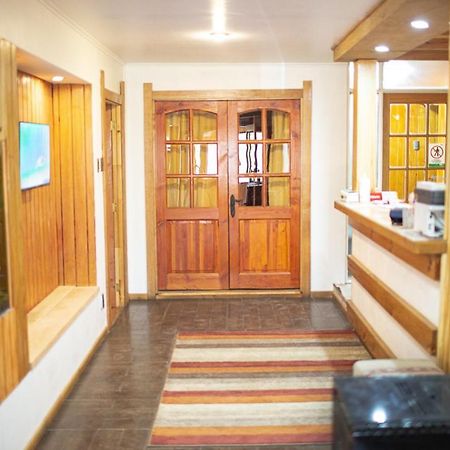 Roble Austral Hostal Coyhaique Bagian luar foto
