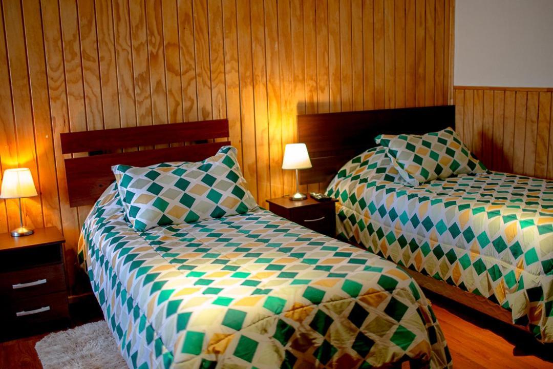 Roble Austral Hostal Coyhaique Bagian luar foto
