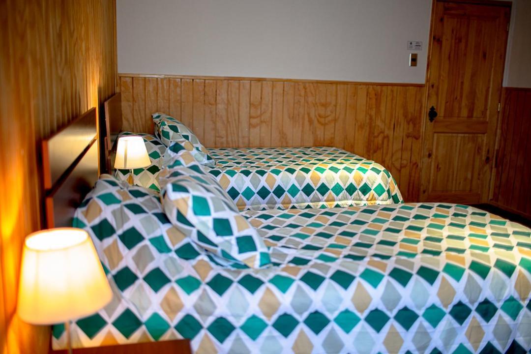 Roble Austral Hostal Coyhaique Bagian luar foto